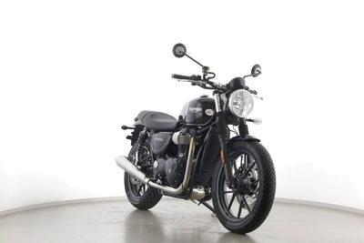 TRIUMPH STREET TWIN 900