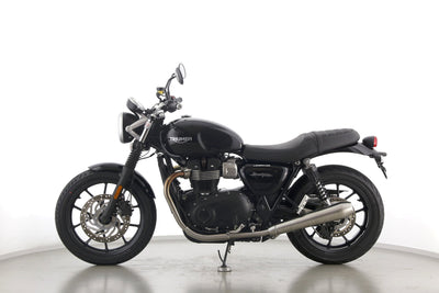 TRIUMPH STREET TWIN 900