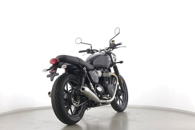 TRIUMPH STREET TWIN 900