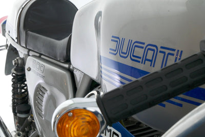 DUCATI 900 SS